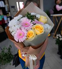 Букет цветов из:  Герберы, Розы и Хризантемы в Монастырщине