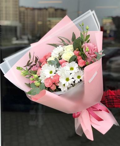 Букет цветов из: Розы, Лизиантусы и Хризантемы в Монастырщине